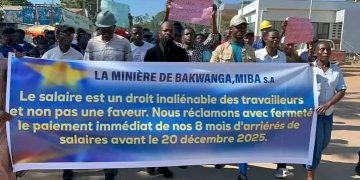 Kasai-Oriental : Dans la rue, les agents de la Miba réclament 8 mois d’arriérés de leurs salaires