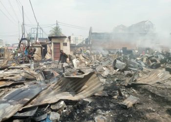 Incendie dévastateur à Lingwala : Plus de 90 % du marché » Wenze ya rail » réduit en cendres