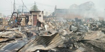 Incendie dévastateur à Lingwala : Plus de 90 % du marché » Wenze ya rail » réduit en cendres