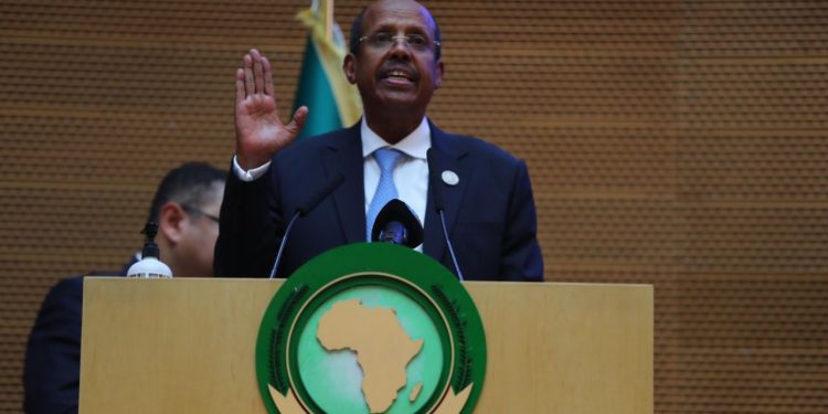 Agression dans l’est : « la Commission de l&rsquo;UA envisage de recourir à tous les moyens de pression pour faire respecter l&rsquo;intégrité territoriale de la RDC » ( Mohamed Ali Youssouf )