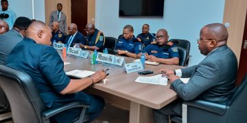Renforcement de la sécurité à Kinshasa : Le ministre de l&rsquo;intérieur Jacquemin Shabani préside une réunion cruciale à l&rsquo;approche des fêtes