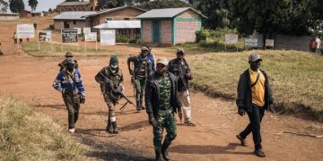 65 écoles délocalisées dans le Kwilu : La milice Mobondo force le déplacement massif d&rsquo;élèves