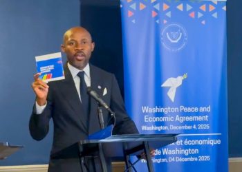 Accord RDC-USA: Patrick Muyaya dénonce la « manipulation, les contrevérités » et invite Mgr Fulgence Muteba à un débat public