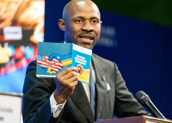 Partenariat RDC-USA: « ceux qui ont parlé de 99 ans n’ont pas lu cet accord soit ils ont leur propre schéma » ( Patrick Muyaya)