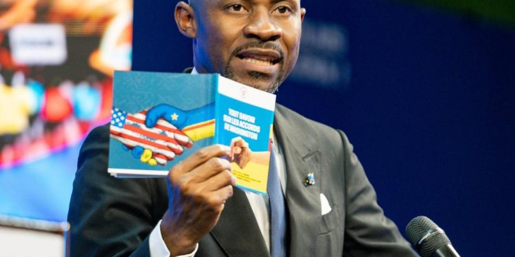 Partenariat RDC-USA: « ceux qui ont parlé de 99 ans n’ont pas lu cet accord soit ils ont leur propre schéma » ( Patrick Muyaya)