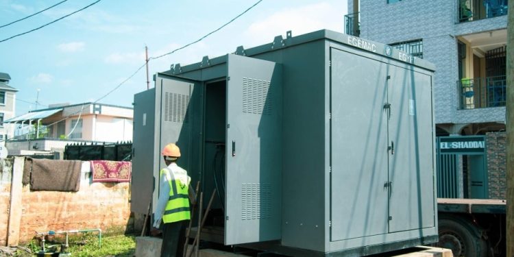 Kinshasa : Décès d’un jeune technicien de la SNEL sur un poteau, victime d’une incompréhension avec ses collègues restés à la cabine électrique à Kimbwala