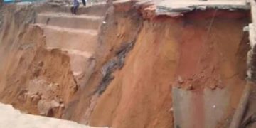 Appel à la réhabilitation urgente de la route Kimwenza-Gare : Un député provincial interpelle les autorités