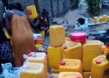 Kinshasa : deux mois après l’effondrement de la route Kimwenza, les habitants contraints de recourir aux forages