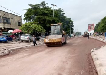 Avancée des travaux sur l&rsquo;avenue Kabambare : Plus d&rsquo;un kilomètre bétonné pour fluidifier le trafic à Kinshasa