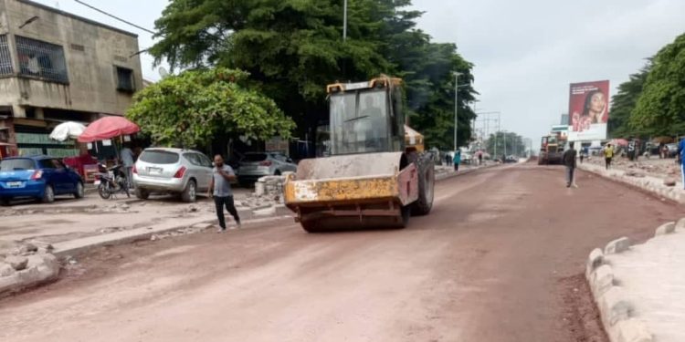 Avancée des travaux sur l’avenue Kabambare : Plus d’un kilomètre bétonné pour fluidifier le trafic à Kinshasa