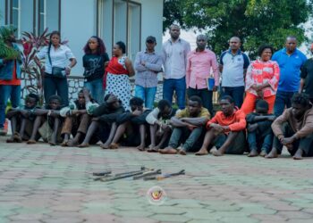 Arrestations dans l&rsquo;enquête sur l&rsquo;assassinat d&rsquo;un journaliste congolais : Des militaires parmi les suspects présentés au gouverneur de l&rsquo;Ituri