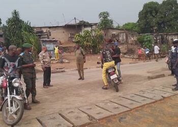 Kinshasa : Interpellation de motocyclistes et chauffeurs sur la route Mulele en construction à Kisenso