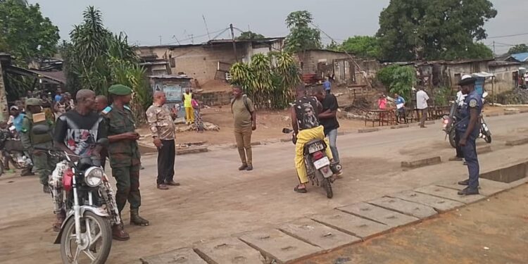 Kinshasa : Interpellation de motocyclistes et chauffeurs sur la route Mulele en construction à Kisenso
