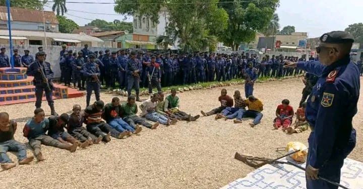 Tshopo : plusieurs bandits arrêtés à Kisangani et à Isangi présentés au public par la police