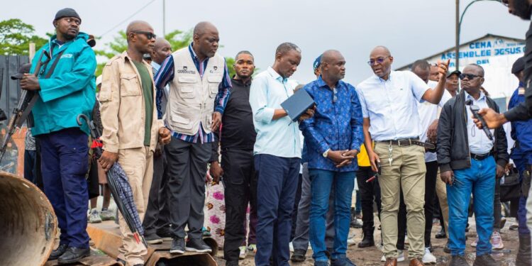 Kinshasa : Le gouvernement congolais annonce un programme d’urgence pour réhabiliter les avenues Université, Ezo et Kimwenza