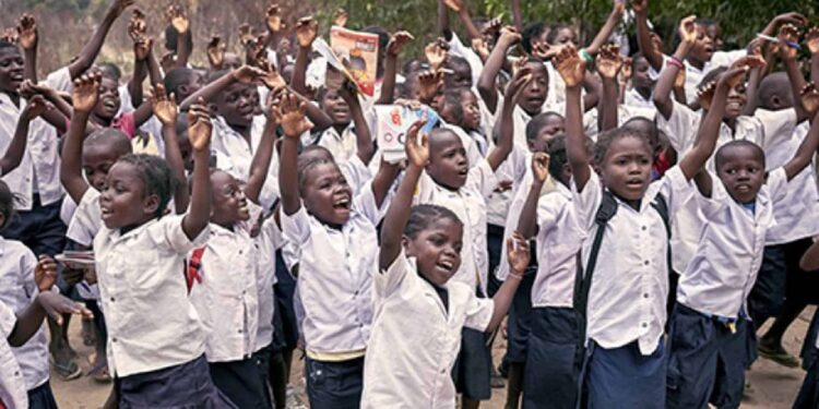 RDC/Éducation: Plus de 13 milliards de FC débloqués pour soutenir les enseignants des zones à accès difficile (Gouvernement)