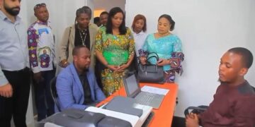 Haut-Katanga: la ministre des Transports Lorraine Lusamba lance la délivrance de la carte numérique professionnelle des chauffeurs