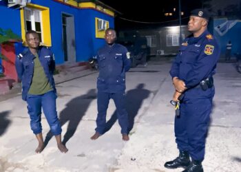 Kinshasa : Deux faux policiers interpellés à Mont-Ngafula ( Document)