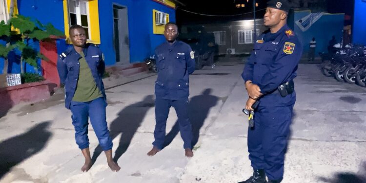 Kinshasa : Deux faux policiers interpellés à Mont-Ngafula ( Document)