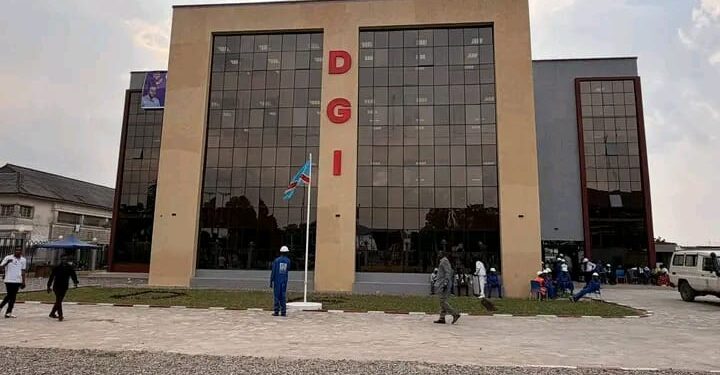 Kananga : Félix Tshisekedi inaugure le nouveau bâtiment de la Direction Générale des Impôts