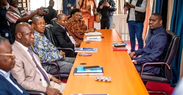 Kongo-Central : L&rsquo;Assemblée provinciale autorise les poursuites judiciaires contre le gouverneur Grâce Bilolo pour détournement présumé des deniers publics