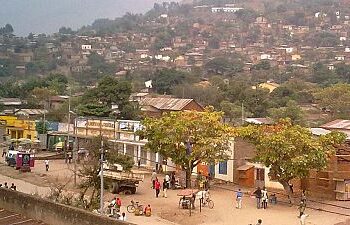 UVIRA : les autorités accordent un délai de cinq jours à la population pour la restitution des biens pillés (Document)