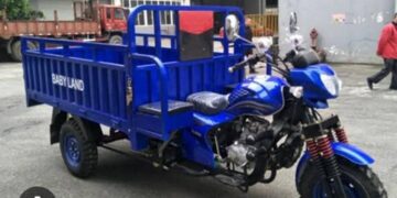 Insalubrité à Kinshasa : Le gouvernement provincial annonce des rotations de tricycles à Selembao pour améliorer la collecte des déchets