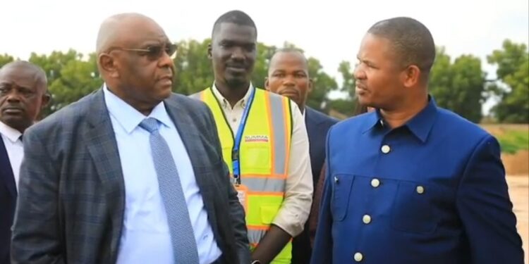 Lubumbashi : Jean-Pierre Bemba fait un constat satisfaisant des avancées des travaux de la nouvelle aérogare de la Luano
