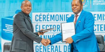 Remise du fichier électoral à l’ONIP : les Congolais seront bientôt dotés d’une carte d’identité nationale