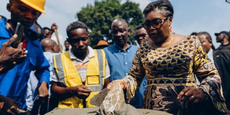 Mongala : Judith Suminwa lance les travaux d’infrastructures à Lisala