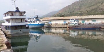Sud-Kivu : la reprise de la circulation sur le lac Tanganyika facilite l’approvisionnement des hôpitaux en médicaments