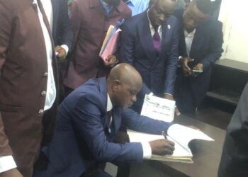 Propos tribalistes contre les fonctionnaires du Katanga: l&rsquo;Inspecteur Général du Travail Jean-Paul Mboma suspendu