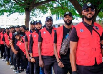 Contrôle de permis de conduire et vignette à Kinshasa : Plus d&rsquo;une centaine des agents sanctionnés pour corruption lors d’opérations de régulation routière