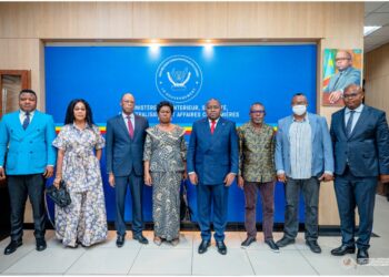 Kasaï-Orientale : Le ministre de l&rsquo;intérieur échange avec le caucus des députés sur le renforcement de la sécurité provinciale