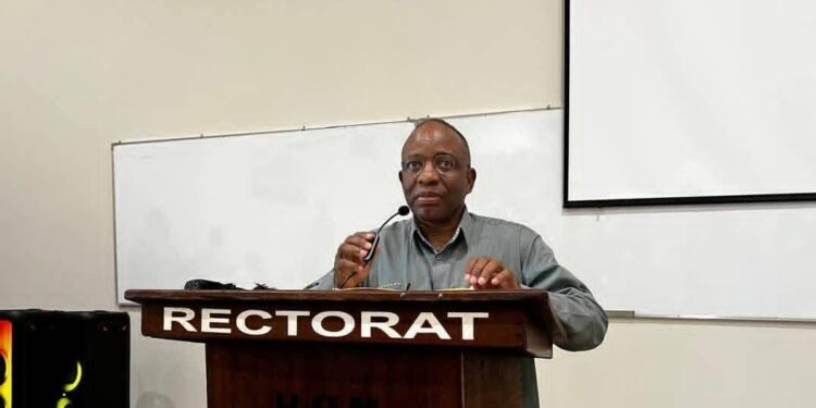 Kasaï Oriental : Guillaume Ngefa échange avec les étudiants en droit de l’Université officielle de Mbuji-Mayi axé sur les enjeux juridiques nationaux