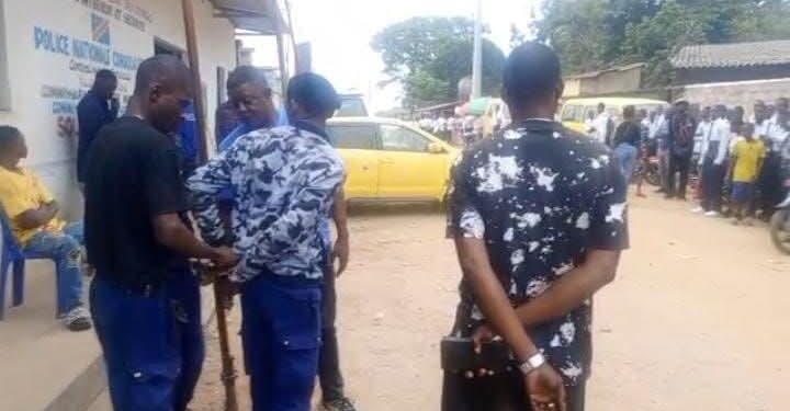 Kinshasa : Pus de 21 jeunes arrêtés arbitrairement par les services de sécurités à Kisenso libérés sur instruction du bourgmestre