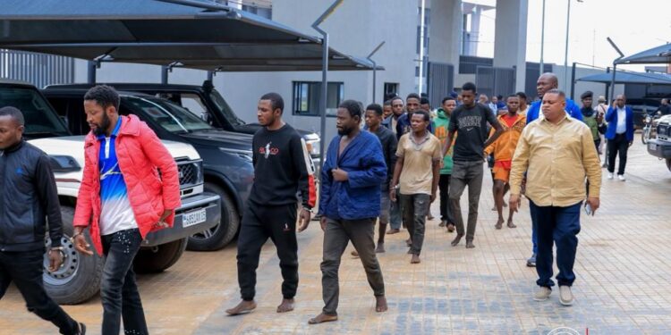 Lualaba : Plus de 17 présumés malfaiteurs présentés à la gouverneure Fifi Masuka