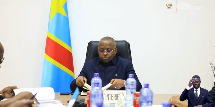 RDC : Le ministre de l’intérieur appelle le haut commandement de la police à éradiquer l’insécurité