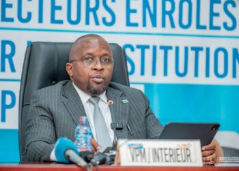 Sud-Ubangi : Jacquemain Shabani ordonne au Gouverneur poursuivi en justice de cesser toute activité administrative