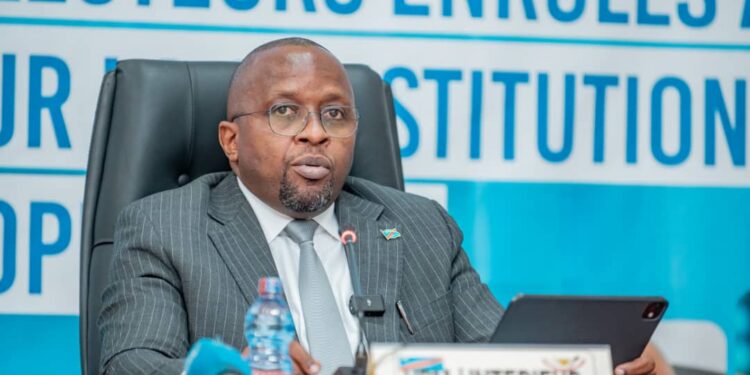 Sud-Ubangi : Jacquemain Shabani ordonne au Gouverneur poursuivi en justice de cesser toute activité administrative