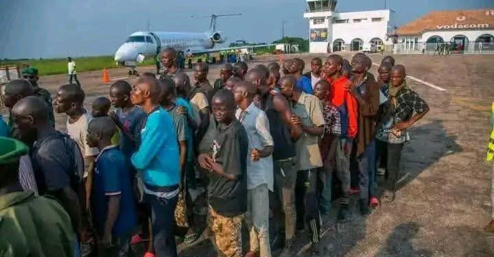 RDC : Plus de 600 miliciens Mobondo envoyés à Kaniama Kasese pour leur réinsertion