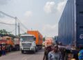 Kinshasa : interdits de circuler la journée, les chauffeurs des véhicules poids lourds défient l’autorité