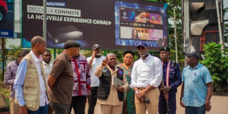 Kinshasa : pas de levée ni d&rsquo;assouplissement de la mesure portant interdiction des nouvelles implantations des dispositifs publicitaires (officiel)