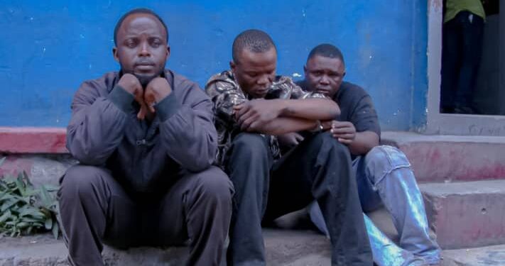 Insécurité à Kinshasa : La Police nationale congolaise présente trois présumés auteurs d’un braquage à Limete