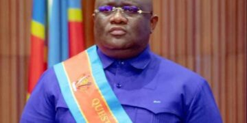 Révision constitutionnelle : le questeur adjoint du Sénat Omana Pascal contredit le Professeur Modeste Bahati