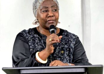 Kinshasa : Dominique Munongo Inamizi démarre les activités liées au mois de la femme avec les mamans de l’église Communauté Chrétienne Action et Grâce