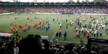 Foot – Ligue 1 : Le derby Mazembe-Lupopo vire à l’affrontement entre supporters entraînant une suspension du résultat (0-0)