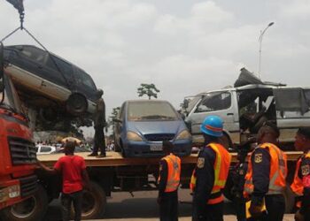 Incivisme routier à Kinshasa : Désormais, tout véhicule sans rétroviseurs ni clignotants sera saisie et détruit (Communiqué)
