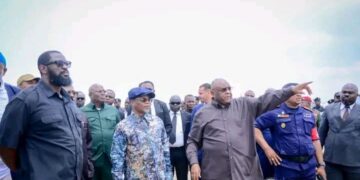 Kinshasa : Jean-Pierre Bemba inspecte les travaux de déblaiement du chenal de Kingabwa et donne un ultimatum de 30 jours