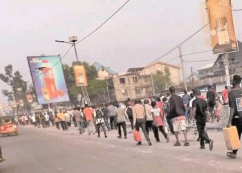 Kinshasa : La grève des chauffeurs paralyse la ville et le silence du gouvernement inquiète la population
